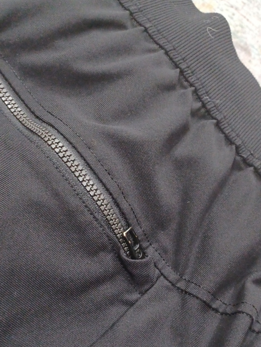 Lululemon ABC Jogger - Picture 9 of 9